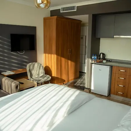 Lejlighedshotel F & B