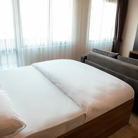 F & B Lägenhetshotell