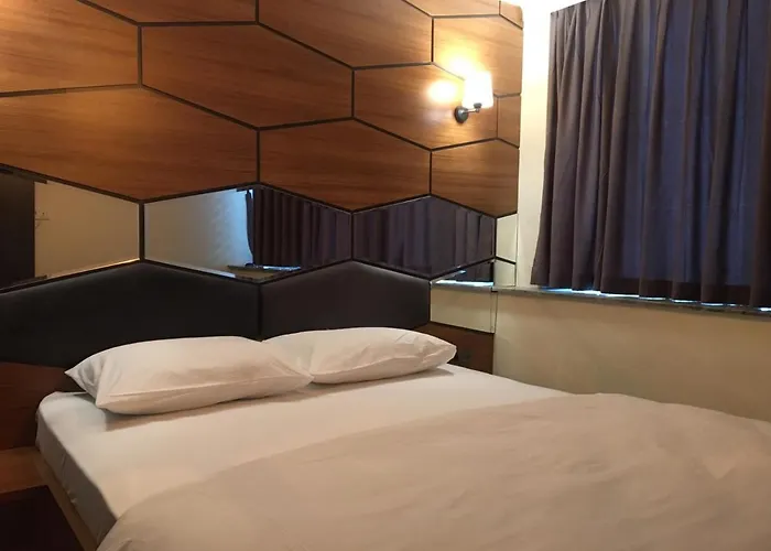 Hotel apartamentowy F & B *